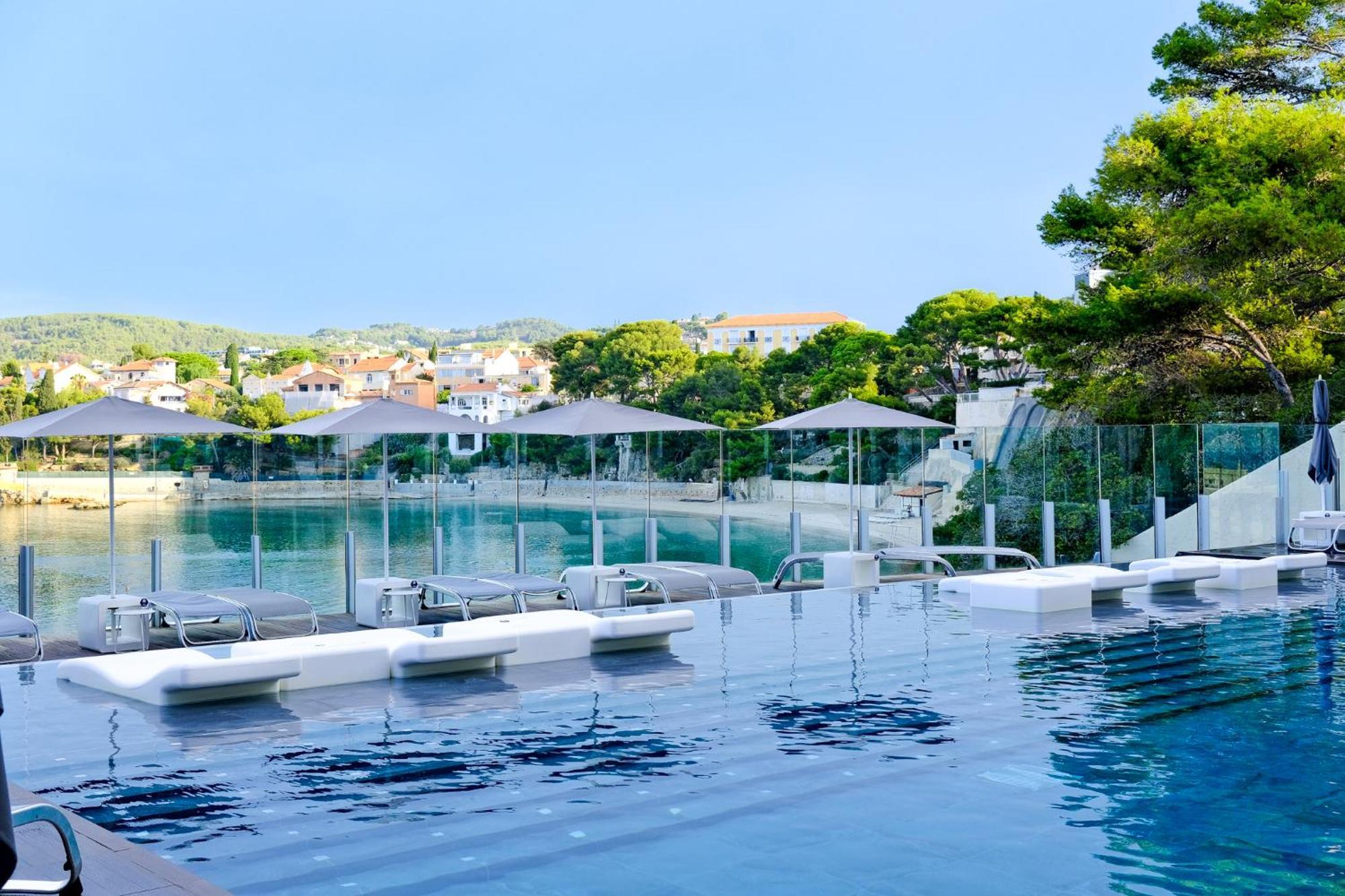 Thalazur Bandol Ile Rousse - Hotel & Spa Bagian luar foto