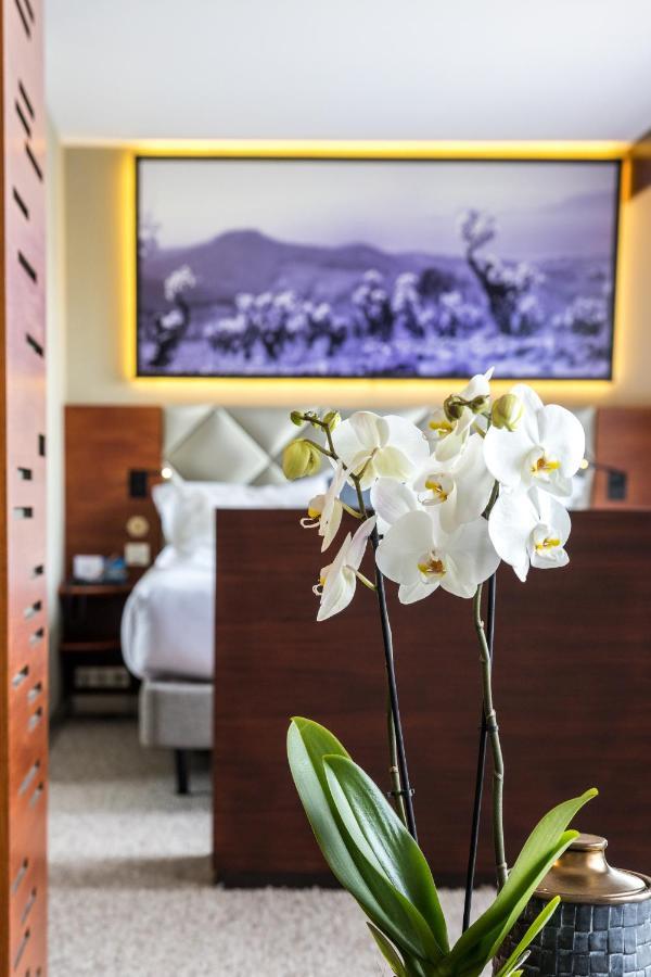 Thalazur Bandol Ile Rousse - Hotel & Spa Bagian luar foto